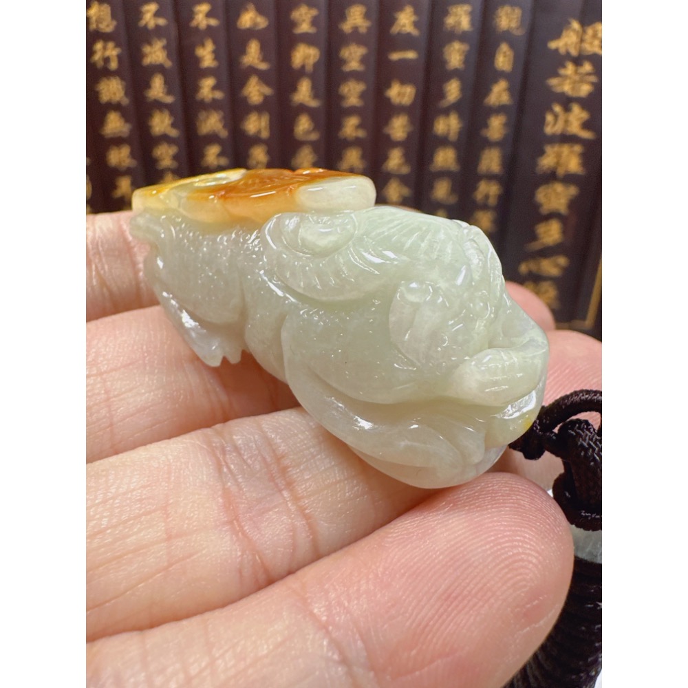 天然翡翠A貨-開運招財霸王貔貅發財如意立體厚庄掛件、小擺件 商品編號：072004-細節圖5
