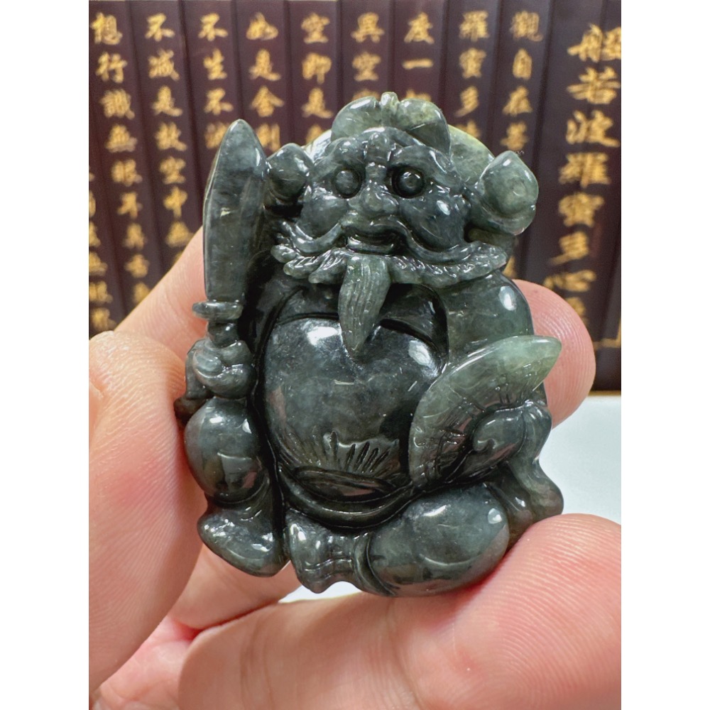 天然翡翠A貨-伏妖降魔鍾馗天師立體手工雕厚庄掛件 商品編號：073608-細節圖5