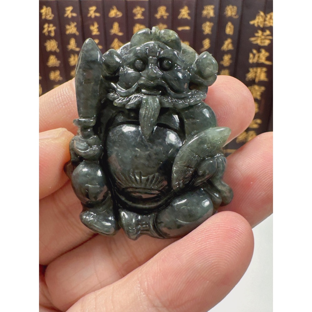 天然翡翠A貨-伏妖降魔鍾馗天師立體手工雕厚庄掛件 商品編號：073608-細節圖6