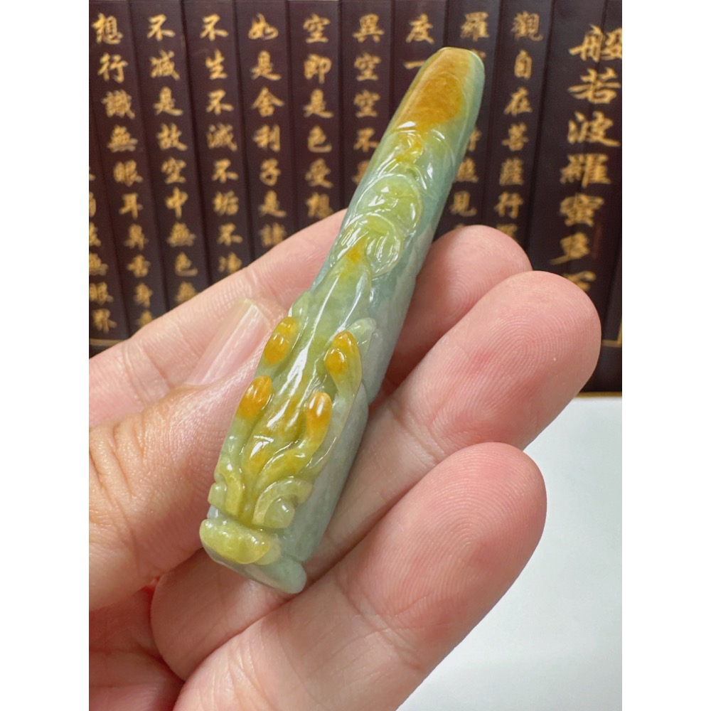 天然翡翠A貨-龍霸天下造型招財煙斗 商品編號：072610-細節圖2