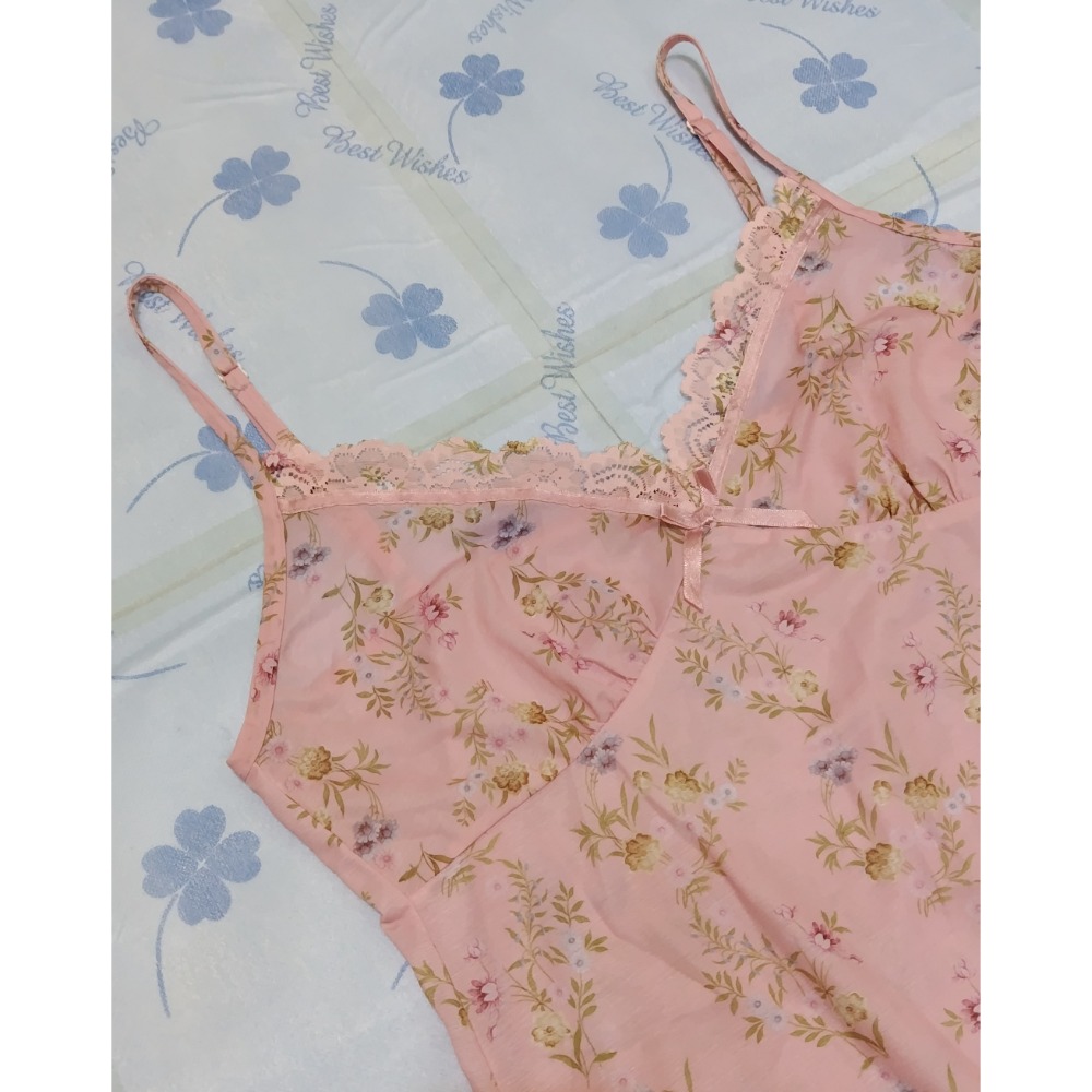 細肩帶粉紅色碎花長版睡衣（M)-細節圖3