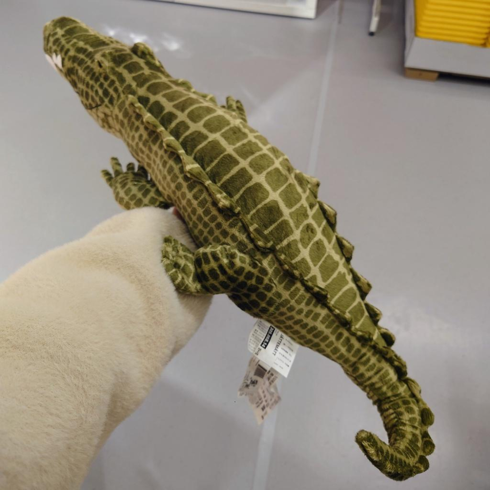 🇸🇪IKEA代購✨JAT 填充玩具, 鱷魚/綠色  🐊絨毛玩偶 布偶 娃娃 靠墊 孩童抱枕 療癒系-細節圖4