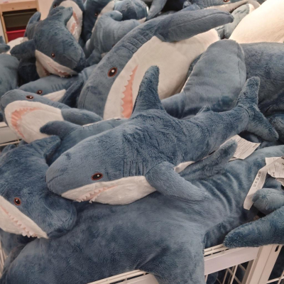 🇸🇪臺灣IKEA正版代購✨BLA 填充玩具 鯊魚 小鯊魚　🦈明星網紅鯊鯊 玩偶布偶娃娃靠墊抱枕 交換禮物生日情人節兒童節