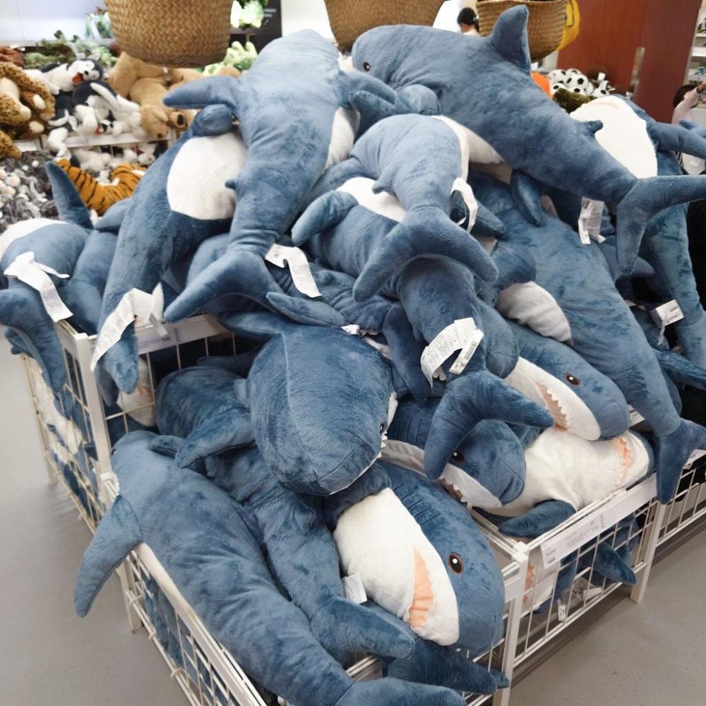 🇸🇪臺灣IKEA正版代購✨BLA 填充玩具 鯊魚 小鯊魚　🦈明星網紅鯊鯊 玩偶布偶娃娃靠墊抱枕 交換禮物生日情人節兒童節-細節圖2