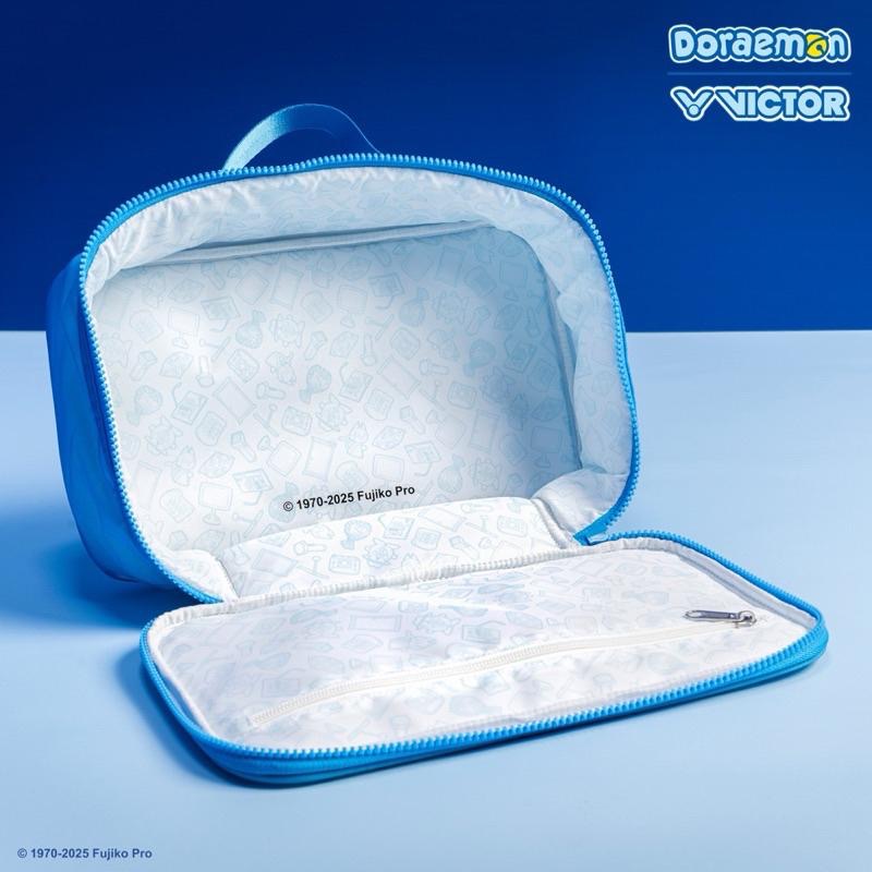 𝙎𝙊𝙎𝘼羽球超市｜VICTOR 勝利 哆啦A夢限定系列衣物袋 BG1035DRM-細節圖2