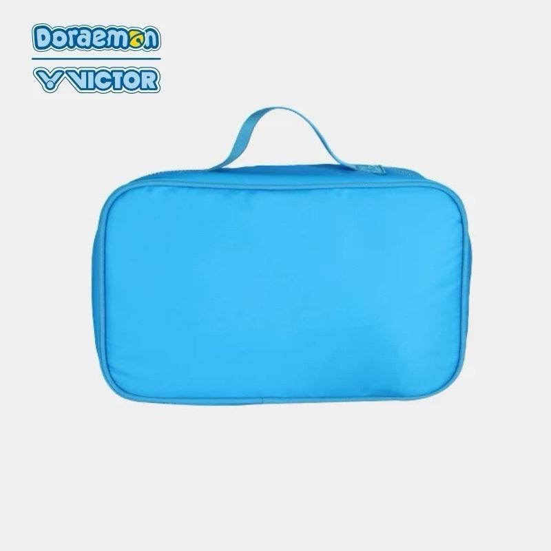 𝙎𝙊𝙎𝘼羽球超市｜VICTOR 勝利 哆啦A夢限定系列衣物袋 BG1035DRM-細節圖6
