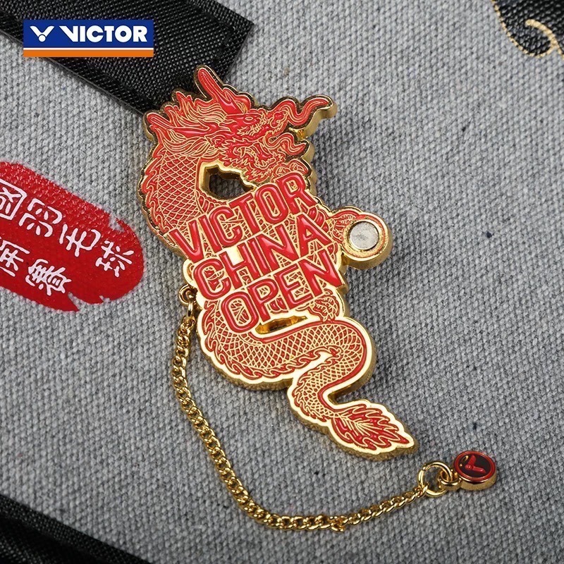 𝙎𝙊𝙎𝘼羽球超市｜VICTOR 勝利 2025中國公開賽紀念磁吸徽章 PG4007CO25-細節圖3