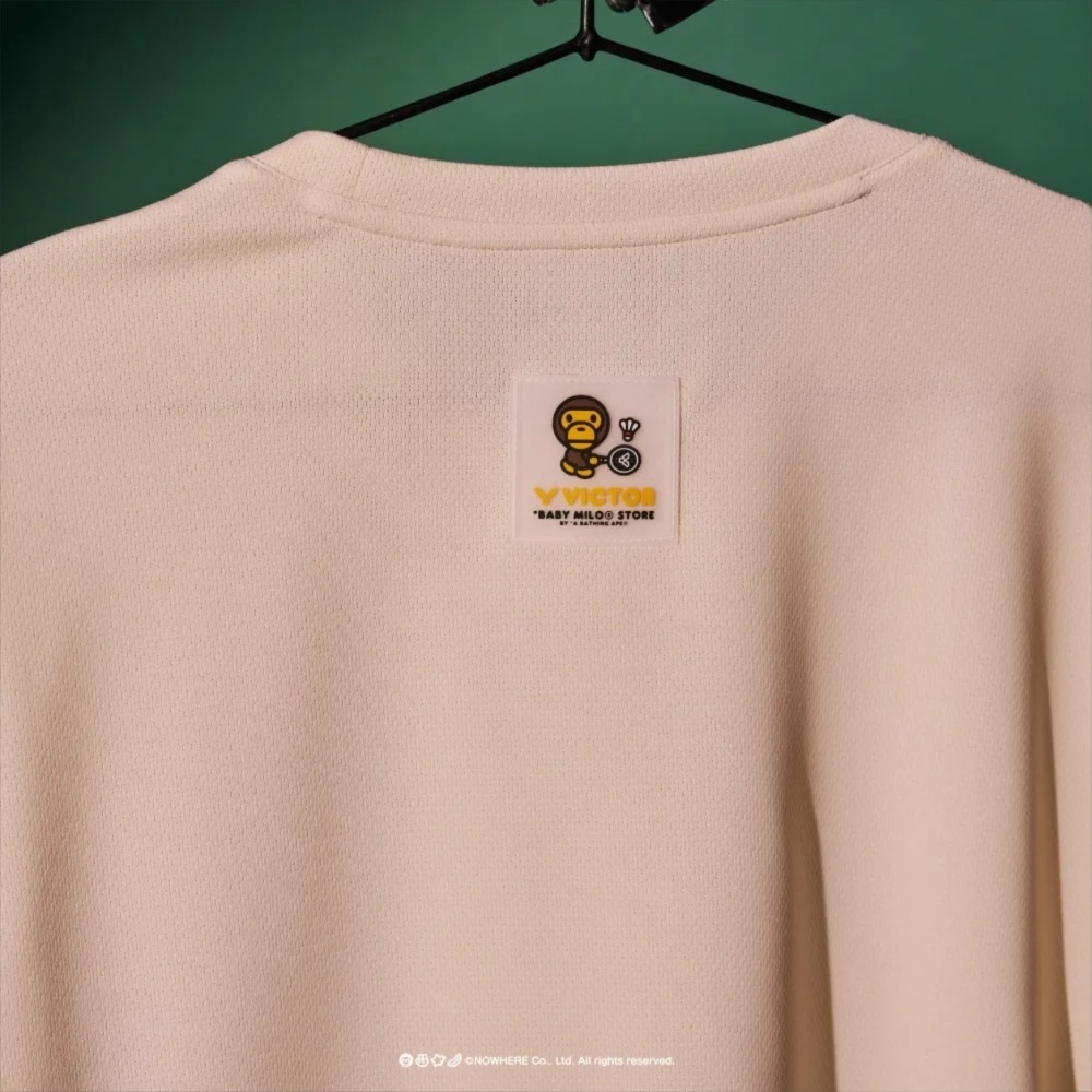 𝙎𝙊𝙎𝘼羽球超市｜預購｜VICTOR x BABY MILO STORE® 聯名系列針織T恤 T-503BM-細節圖3
