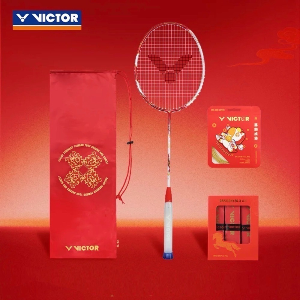 𝙎𝙊𝙎𝘼羽球超市｜VICTOR 勝利 馬到成功新年系列球拍禮盒 ARS-HS PLUS CNY26 極音速-細節圖2