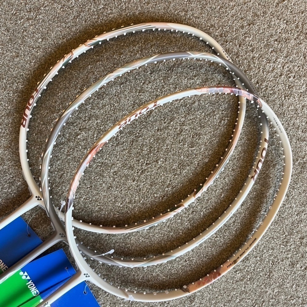 𝙎𝙊𝙎𝘼羽球超市｜YONEX 優乃克 拾光系列🎞️ 奶茶色羽球拍 NF700 AX77 ARC7 TOUR-細節圖6