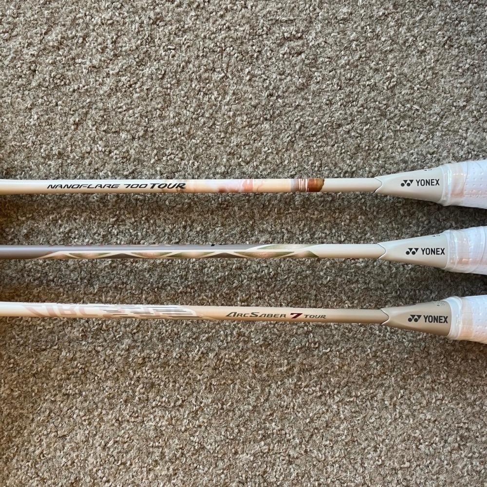 𝙎𝙊𝙎𝘼羽球超市｜YONEX 優乃克 拾光系列🎞️ 奶茶色羽球拍 NF700 AX77 ARC7 TOUR-細節圖10