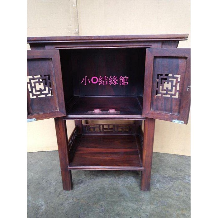 小o結緣館仿古傢俱..雙門圓支桌.擺飾桌.藝品桌 68x42x81(雞翅木)-細節圖3