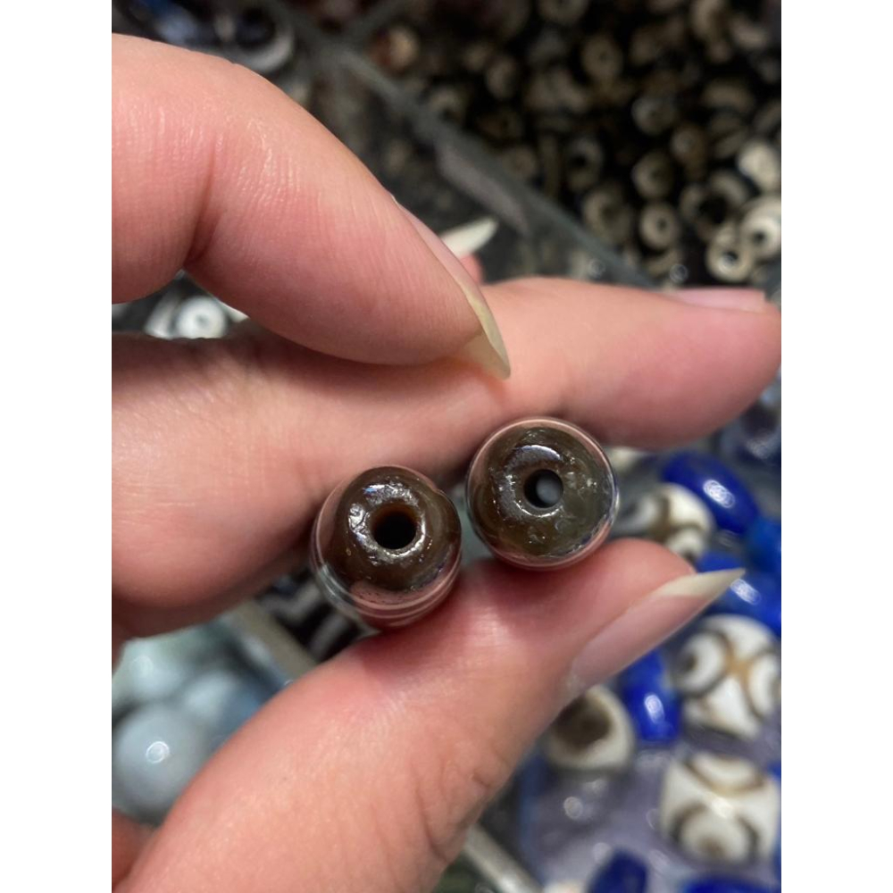 九眼天珠、大顆稀有、九眼帝王天珠、正宗西藏老天珠、藏傳佛教