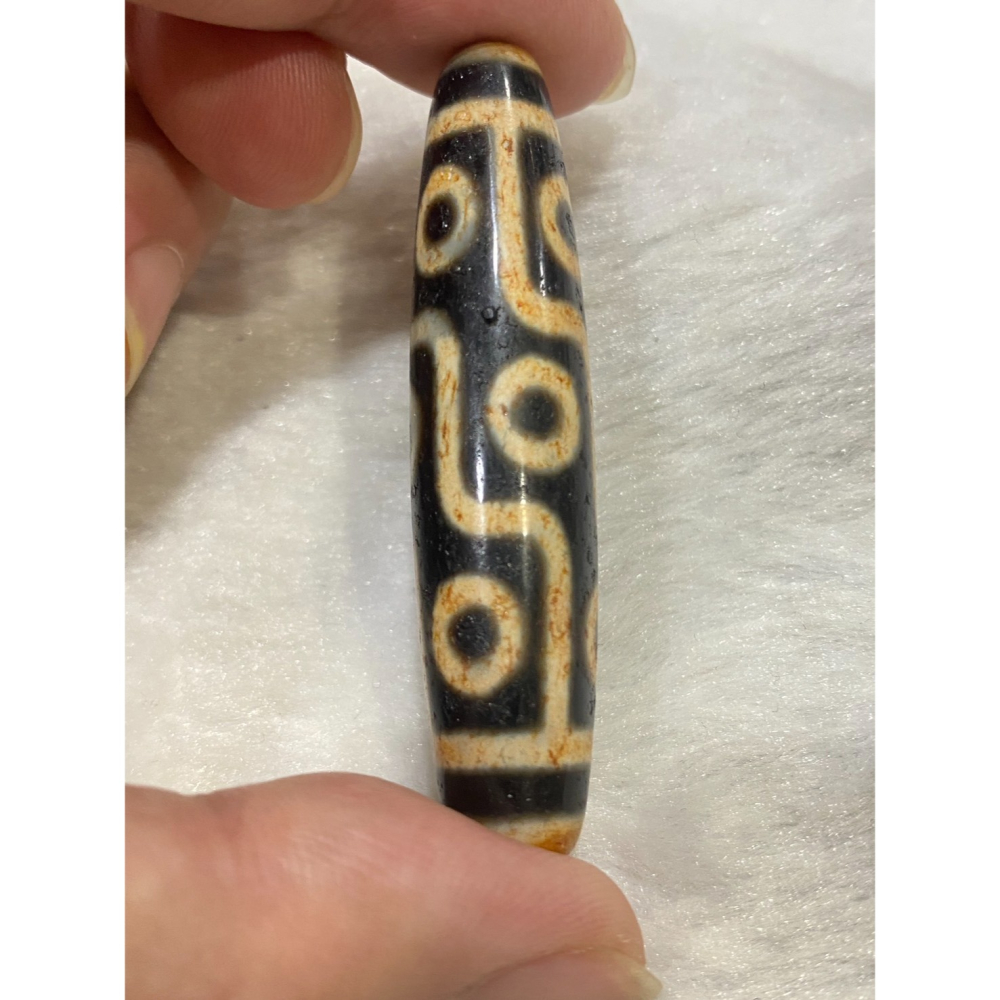 朱砂天珠　九眼天珠　大粒 九眼天珠帝王天珠、 整顆爆滿硃砂點大顆九眼天珠珍稀西藏老天珠肉眼