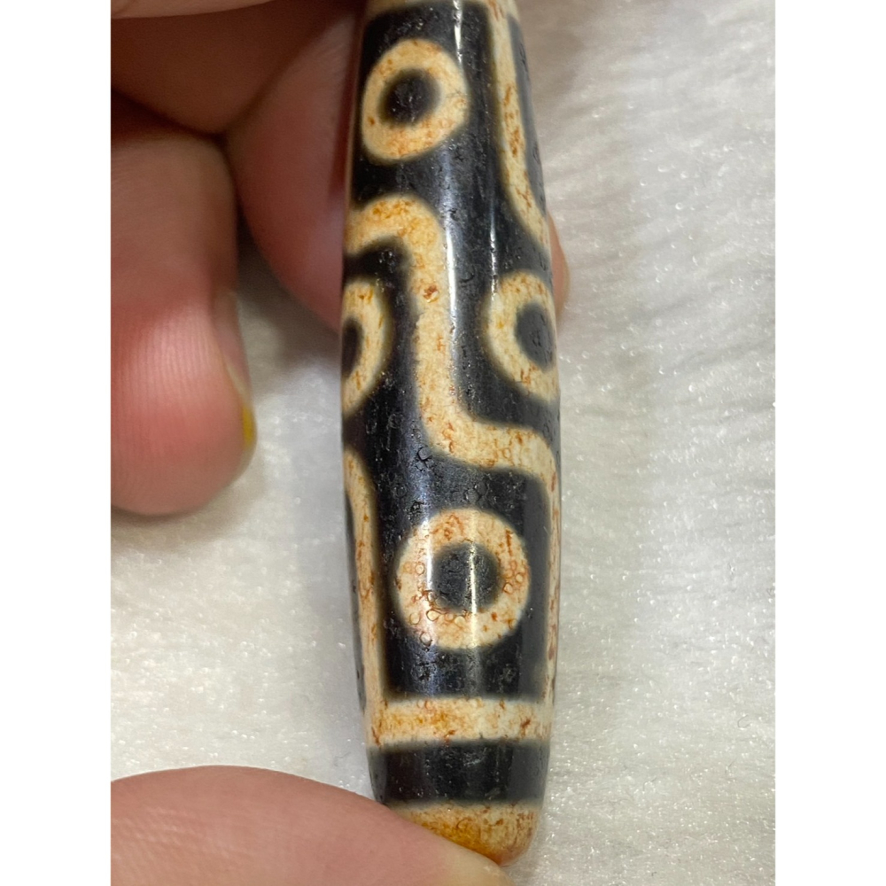 朱砂天珠　九眼天珠　大粒 九眼天珠帝王天珠、 整顆爆滿硃砂點大顆九眼天珠珍稀西藏老天珠肉眼