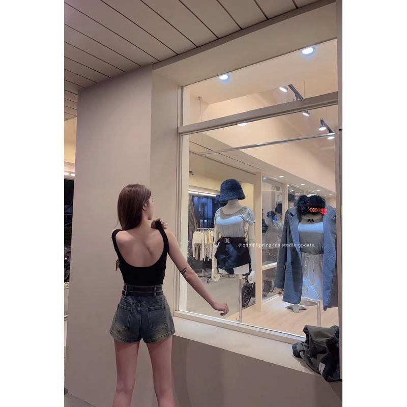 hinaaaa/現貨｜韓系簡約粗肩胸墊背心 素面無袖罩杯小可愛 美背背心 短版背心上衣 夏天女背心 2410-細節圖2