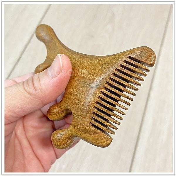 【摩邦比】精品手工綠檀梳 綠檀木梳 頭皮按摩 檀香木梳 原木梳 禮物 綠檀梳 原始點T-W57-細節圖3