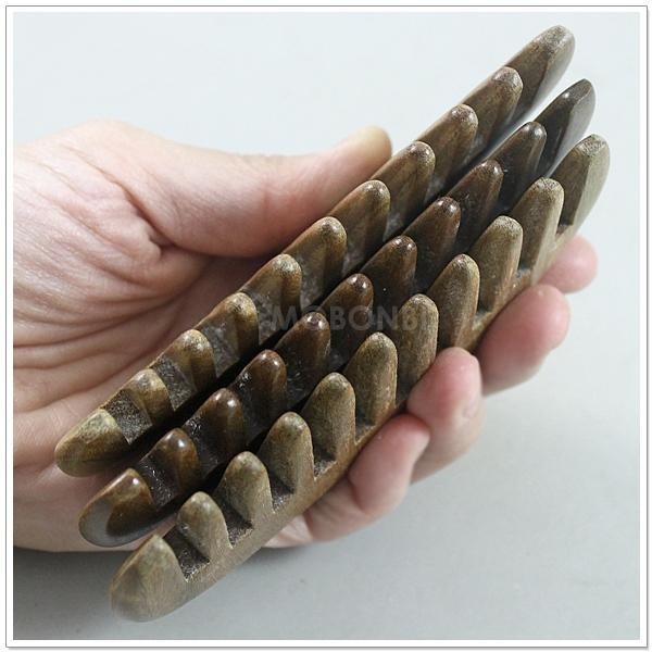 【摩邦比】天然綠檀梳 綠檀木梳 頭皮按摩 檀香木梳 原木梳 禮物 綠檀梳 檀香梳 原始點T-W55-細節圖2