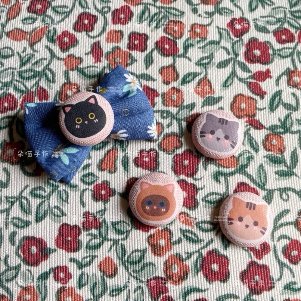 獨家手繪 🐈貓咪 釦釦+藍花蝴蝶結 5色 大綁 小綁 髮夾-細節圖3