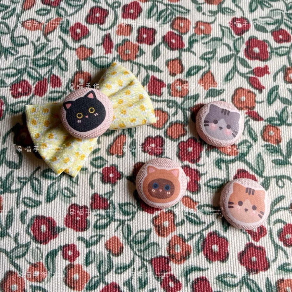 獨家手繪 🐈貓咪 釦釦+黃花蝴蝶結 5色 大綁 小綁 髮夾-細節圖3