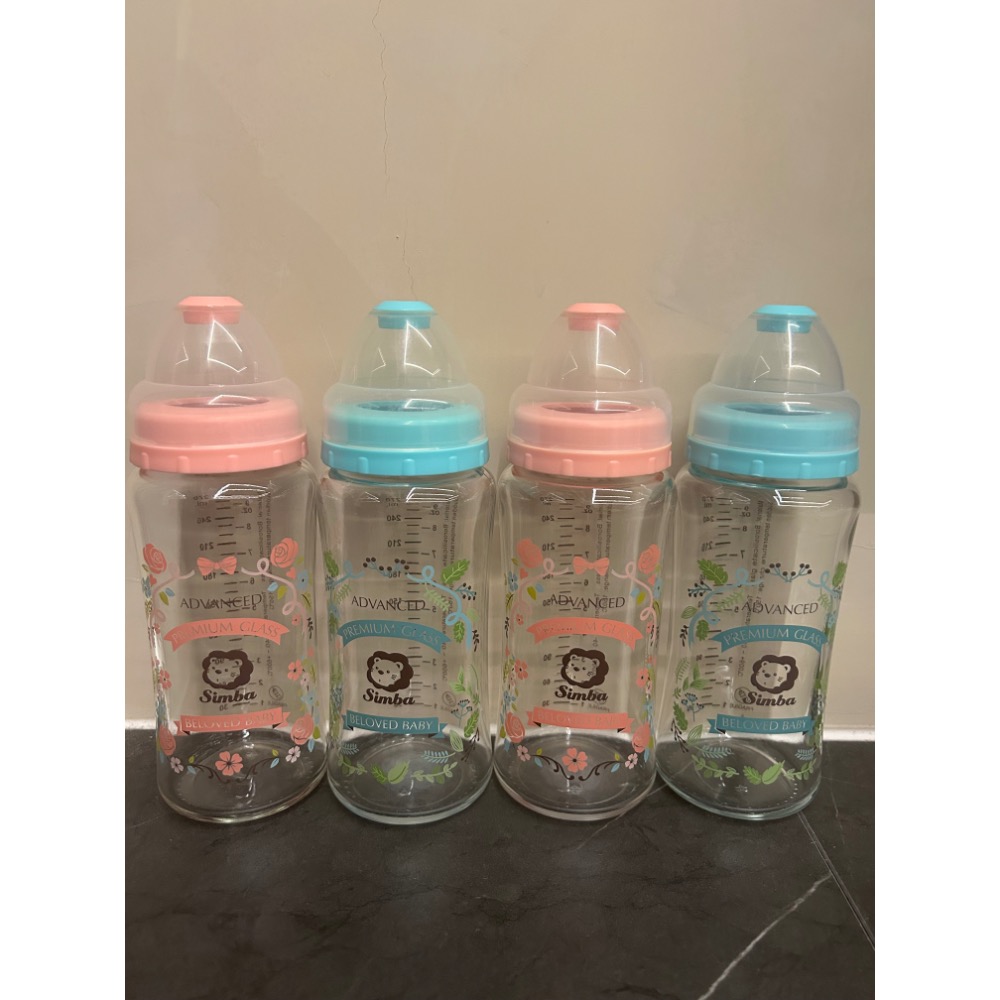 小獅王奶瓶 共8個 全帶 二手 一個盒裝的全新-細節圖2