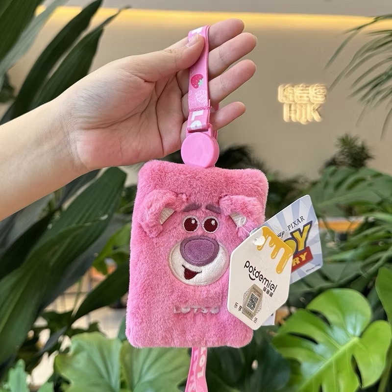 [Be Woman]現+預 草莓熊 熊抱哥 史迪奇 維尼 小熊維尼 掛脖 證件套 悠遊卡 車票卡 卡套 卡夾-細節圖3