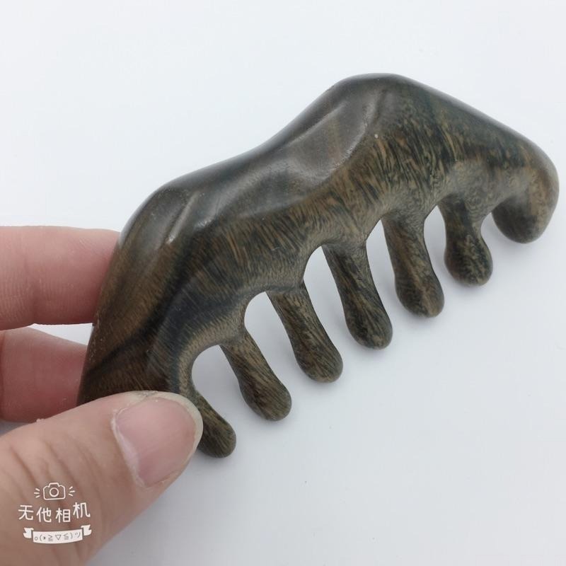 【虎達麥皂陪省團】現貨/短粗齒綠檀梳/精品梳一體成型/原木經絡按摩梳 天然原木梳子 綠檀木梳頭皮梳子-細節圖3