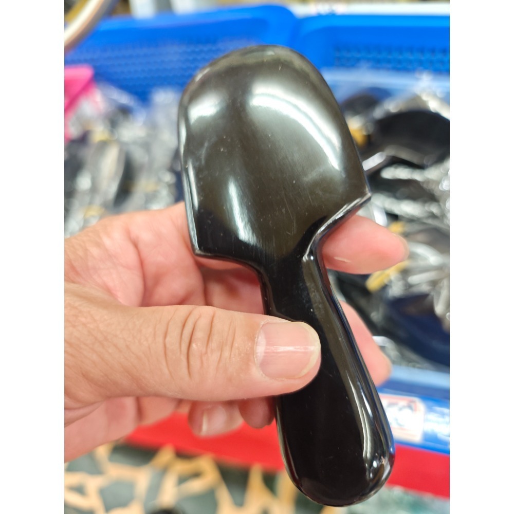 【虎達麥皂陪省團】現貨/黑牛角/牛角棒/按摩棒/畚箕形刮痧器 刮痧 養生 按摩板 美體 美容-細節圖9
