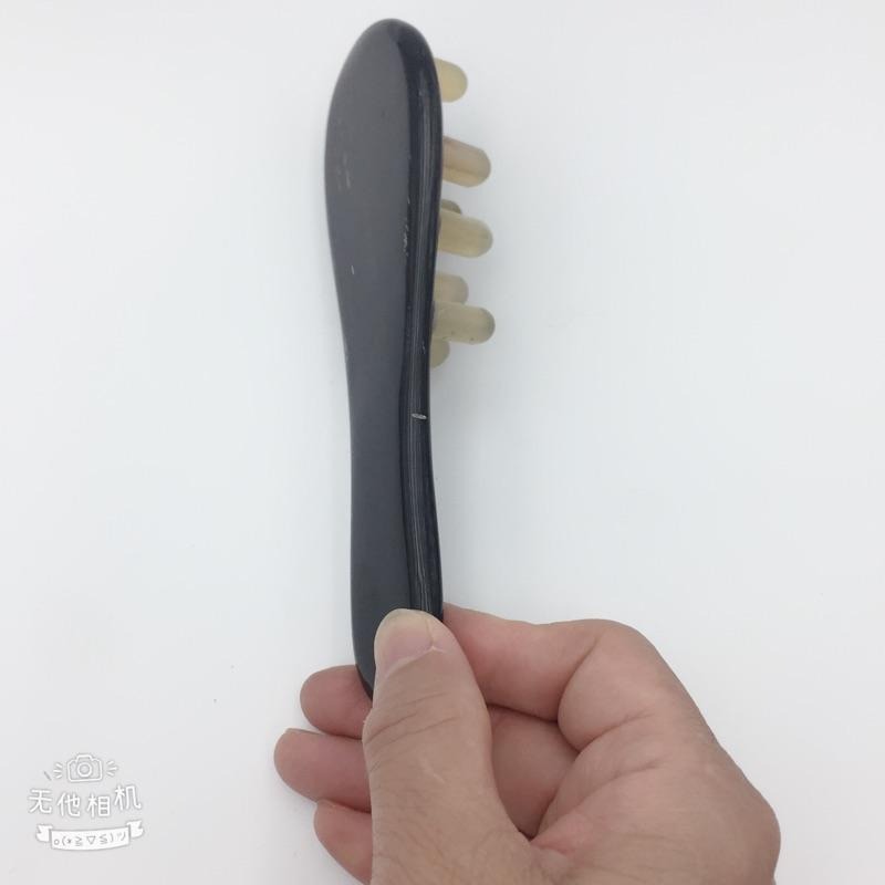 【虎達麥皂陪省團】現貨/黑牛角/牛角梳/按摩梳/攜帶型牛角顆粒梳（小）刮痧 養生 按摩板 美體 美容 不鏽鋼刮痧按摩器-細節圖3