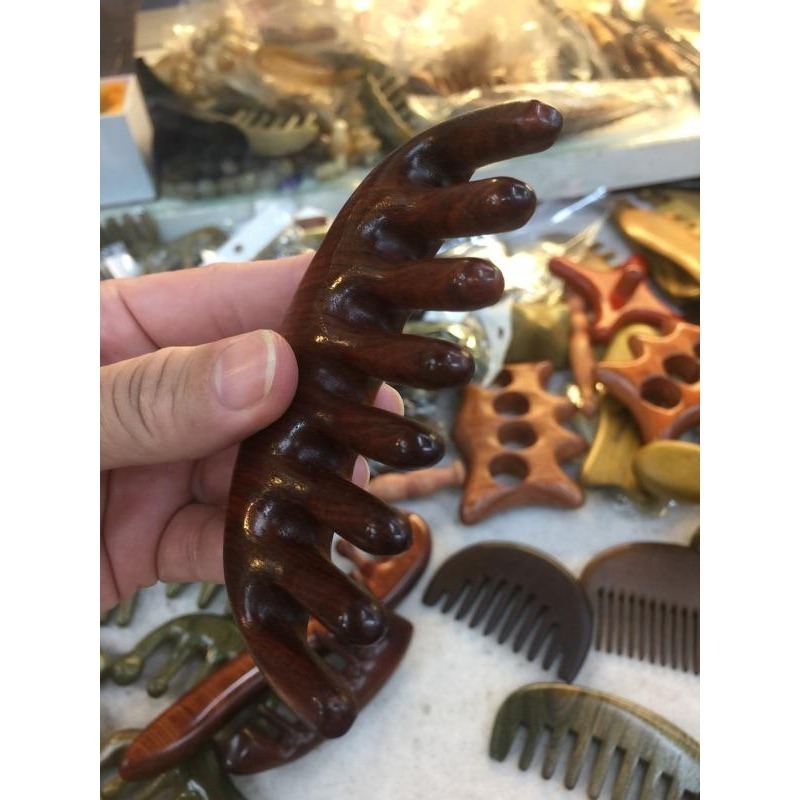 【虎達麥皂陪省團】巴拉圭綠檀梳 精品手工綠檀梳 雪檀木梳子 精品梳 綠檀梳 經絡疏通 頭皮 原木按摩-細節圖2