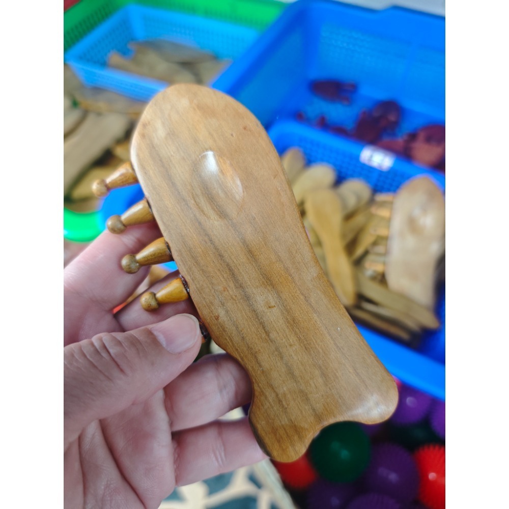 【虎達麥皂陪省團】肖楠木 香木 魚形5丁 原木按摩梳 淡淡木頭香-細節圖2