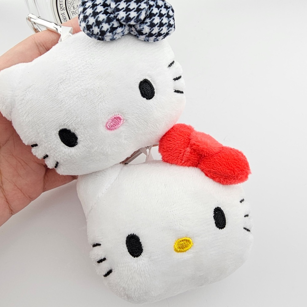 韓國進口 現貨♡ 超可愛Hello Kitty愛心扣吊飾 包包吊飾 掛飾 鑰匙扣掛繩 韓國吊飾 Kitty吊飾-細節圖3