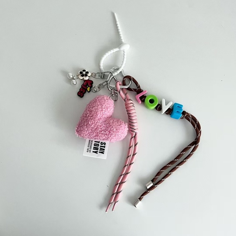 韓國進口 現貨♡ 粉色愛心毛球吊飾掛繩 包包吊飾 掛飾 鑰匙扣掛繩 韓國吊飾-細節圖2