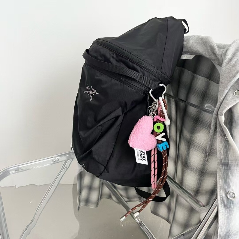 韓國進口 現貨♡ 粉色愛心毛球吊飾掛繩 包包吊飾 掛飾 鑰匙扣掛繩 韓國吊飾-細節圖3