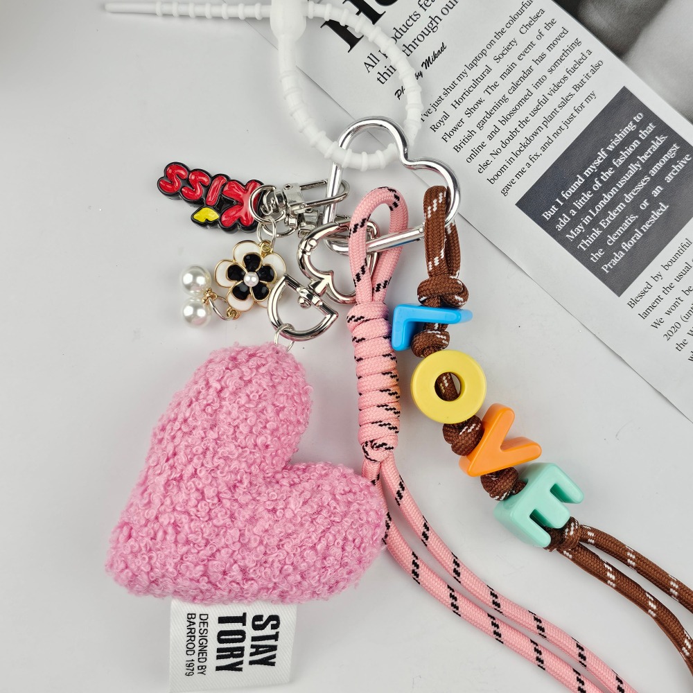 韓國進口 現貨♡ 粉色愛心毛球吊飾掛繩 包包吊飾 掛飾 鑰匙扣掛繩 韓國吊飾-細節圖5
