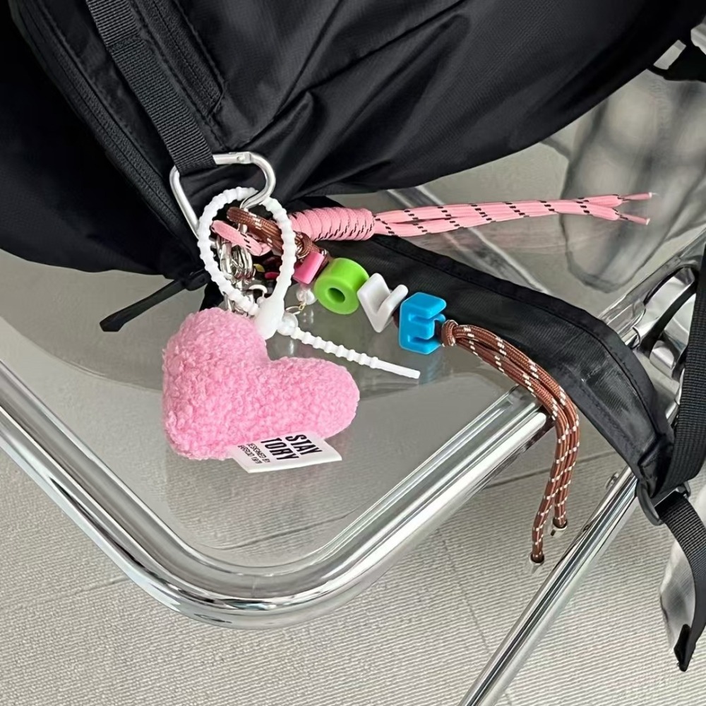 韓國進口 現貨♡ 粉色愛心毛球吊飾掛繩 包包吊飾 掛飾 鑰匙扣掛繩 韓國吊飾-細節圖10