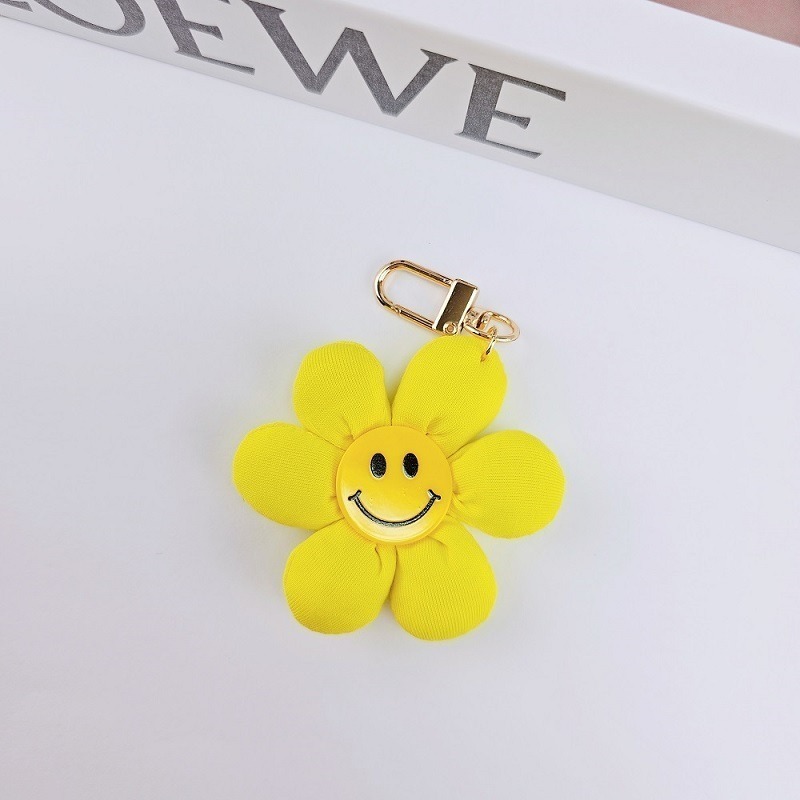 韓國進口 現貨♡ 布藝笑臉花朵鑰匙扣 花朵吊飾 正韓吊飾 微笑花朵 包包吊飾 花朵吊飾 鑰匙圈 掛飾-規格圖3