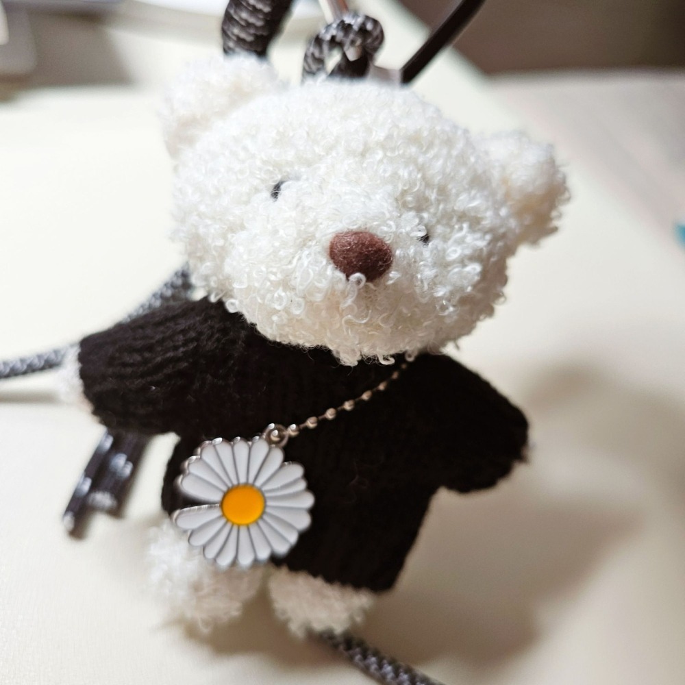 韓國進口 現貨♡ 小雛菊熊熊愛心扣掛飾 GD小雛菊 小熊吊飾 鑰匙扣掛繩 韓國吊飾 包包掛件-細節圖5