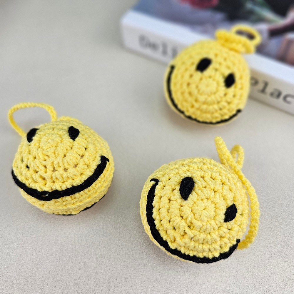 韓國進口 現貨♡ 手工編織大笑臉彭彭愛心吊飾 笑臉愛心 韓國手工吊飾 微笑掛飾 包包吊飾-細節圖4