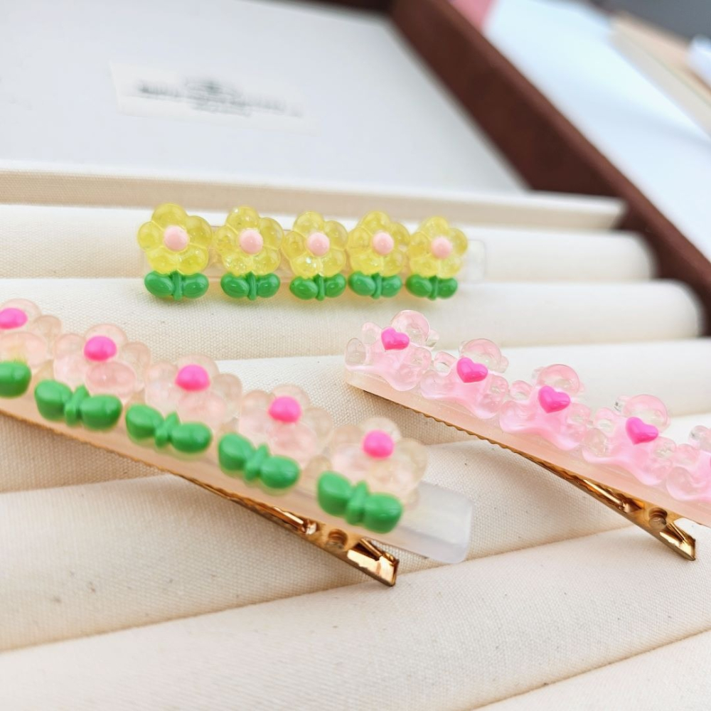 韓國進口 現貨♡ 糖果色花朵小熊髮夾 韓國飾品 壓克力彈簧夾 花朵髮夾 一字夾 邊夾 壓夾 鴨嘴夾-細節圖4