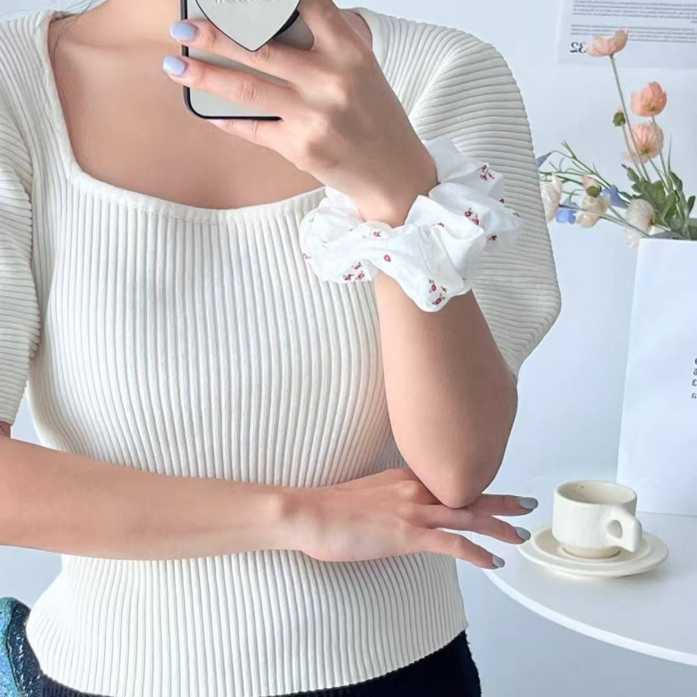 正韓 現貨♡ 清新感紅色小碎花大腸髮圈 網紗大腸圈 韓國髮飾 正韓飾品-細節圖2