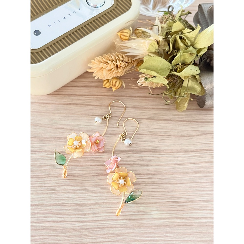 Padico 星之雫 星の雫# UV膠 水晶花 銅線花 繞線 珠光五瓣花耳環 耳針 耳夾 耳勾-細節圖3