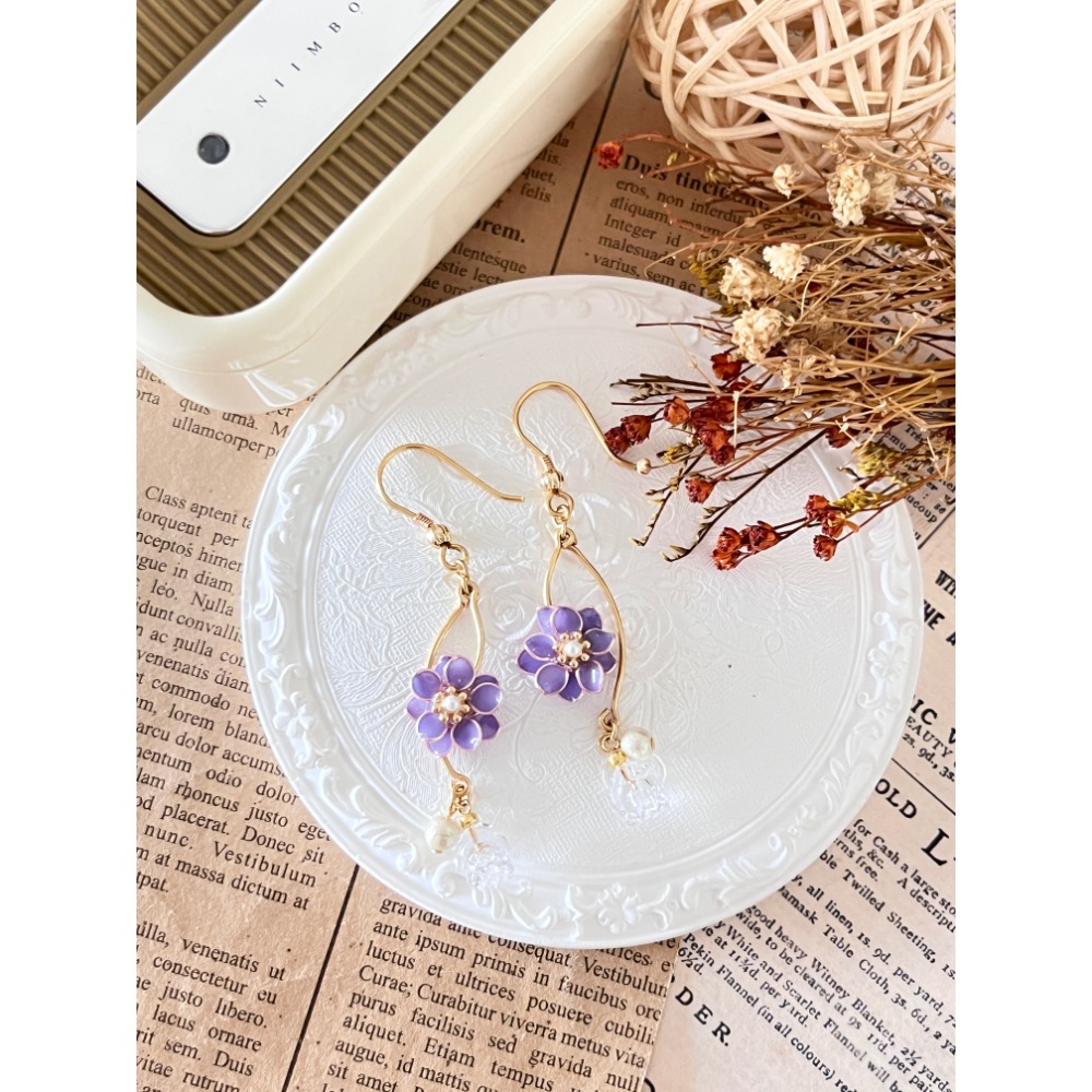 Padico 星之雫 星の雫# UV膠 水晶花 繞線 銅線花 擺動鈴蘭花朵🌺耳環 耳針 耳夾 耳勾-細節圖4