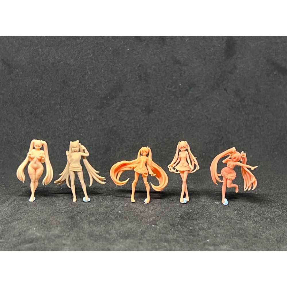 初音 初音未來 動漫 人偶 小人 公仔 模型 1/64 1:64 場景搭配 微縮 袖珍 多美 風火輪 Minigt-細節圖2