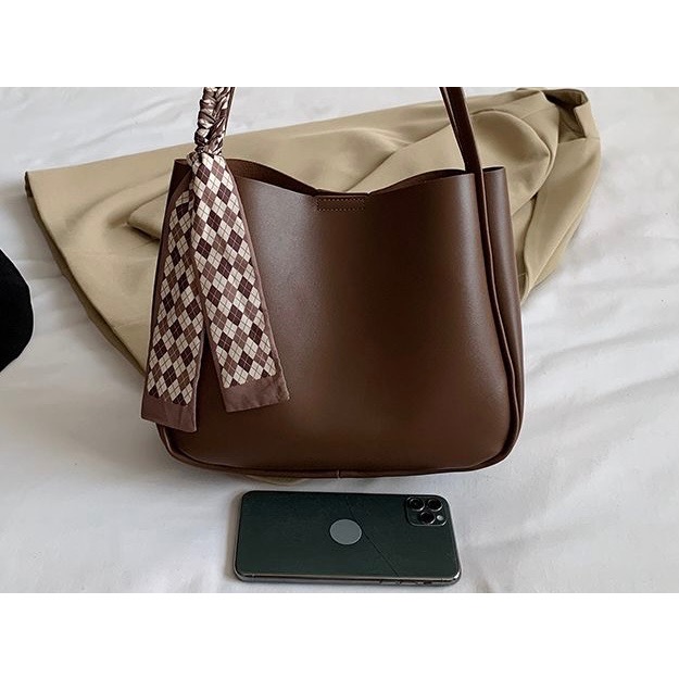 「H」簡約水桶包 高質感 百搭包 大容量包 肩背包 腋下包-細節圖4