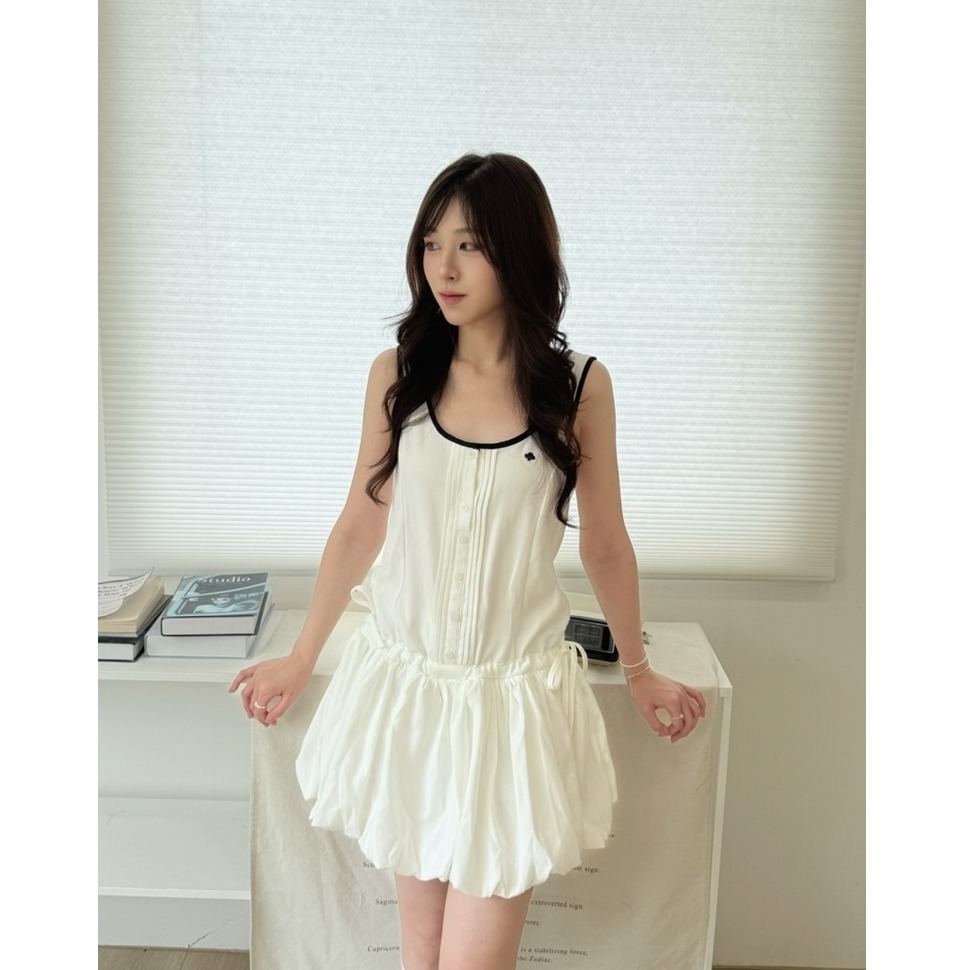 bunny_stall (現貨)泡泡甜心🤍簡約撞色款學院風U領吊帶花苞裙/S-L-細節圖2
