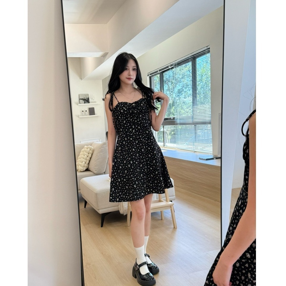 bunny_stall (現貨)最適合渡假的洋裝🌷經典碎花收腰吊帶裙/M-L-細節圖2