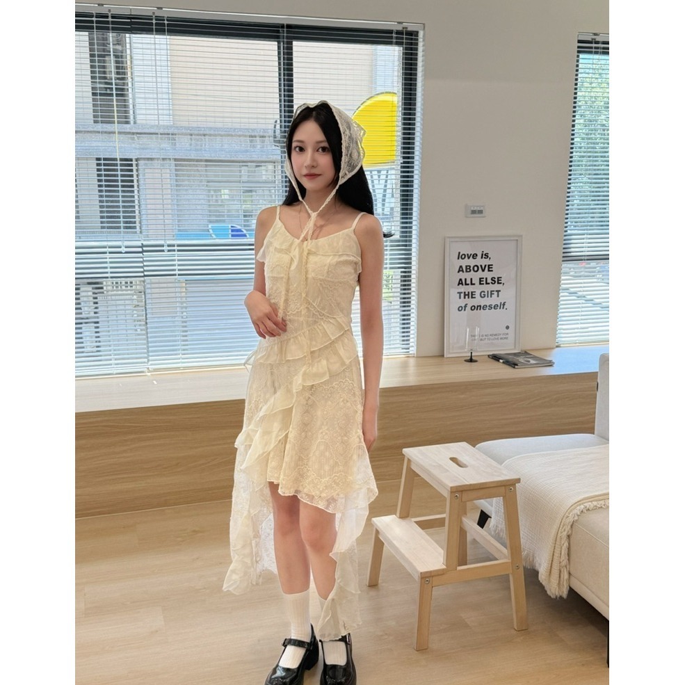 bunny_stall 仙女下凡🤍經典蕾絲不規則裙擺收腰吊帶裙/S-L-細節圖4