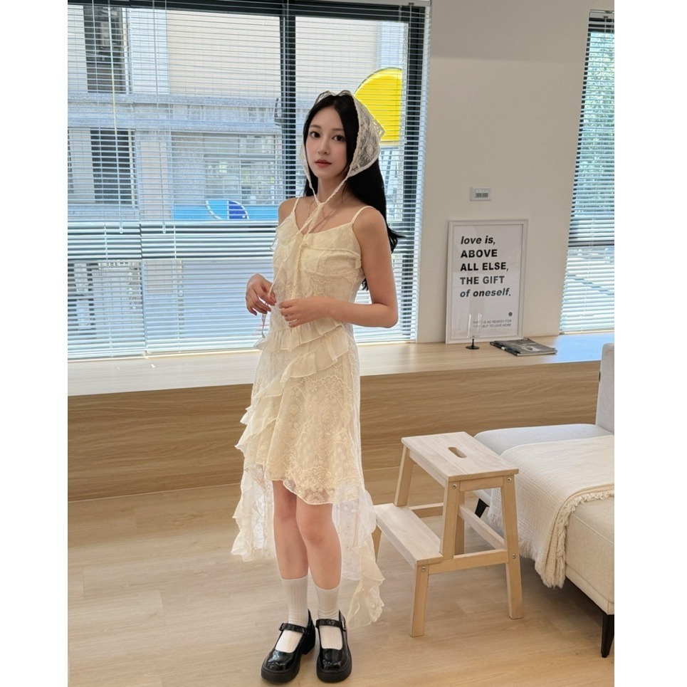 bunny_stall 仙女下凡🤍經典蕾絲不規則裙擺收腰吊帶裙/S-L-細節圖5