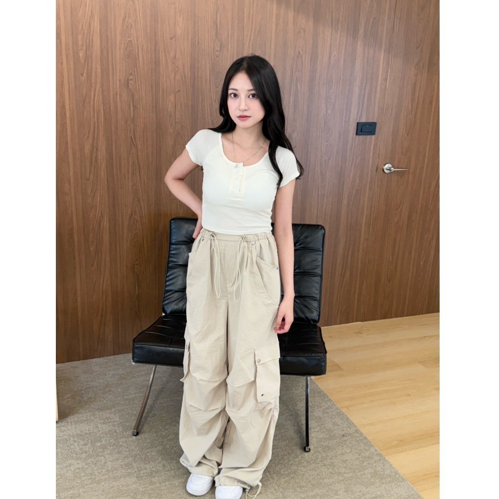 bunny_stall (現貨)夏天要來一件的率性設計感鬆緊腰工裝褲/3Colors/S-L-細節圖8